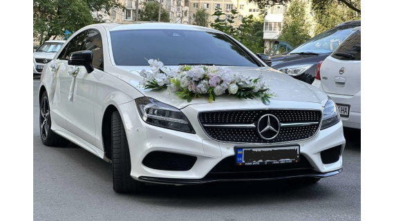 سيارة مرسيدس للايجار اليومي للمناسبات و الاعراس و الزفة